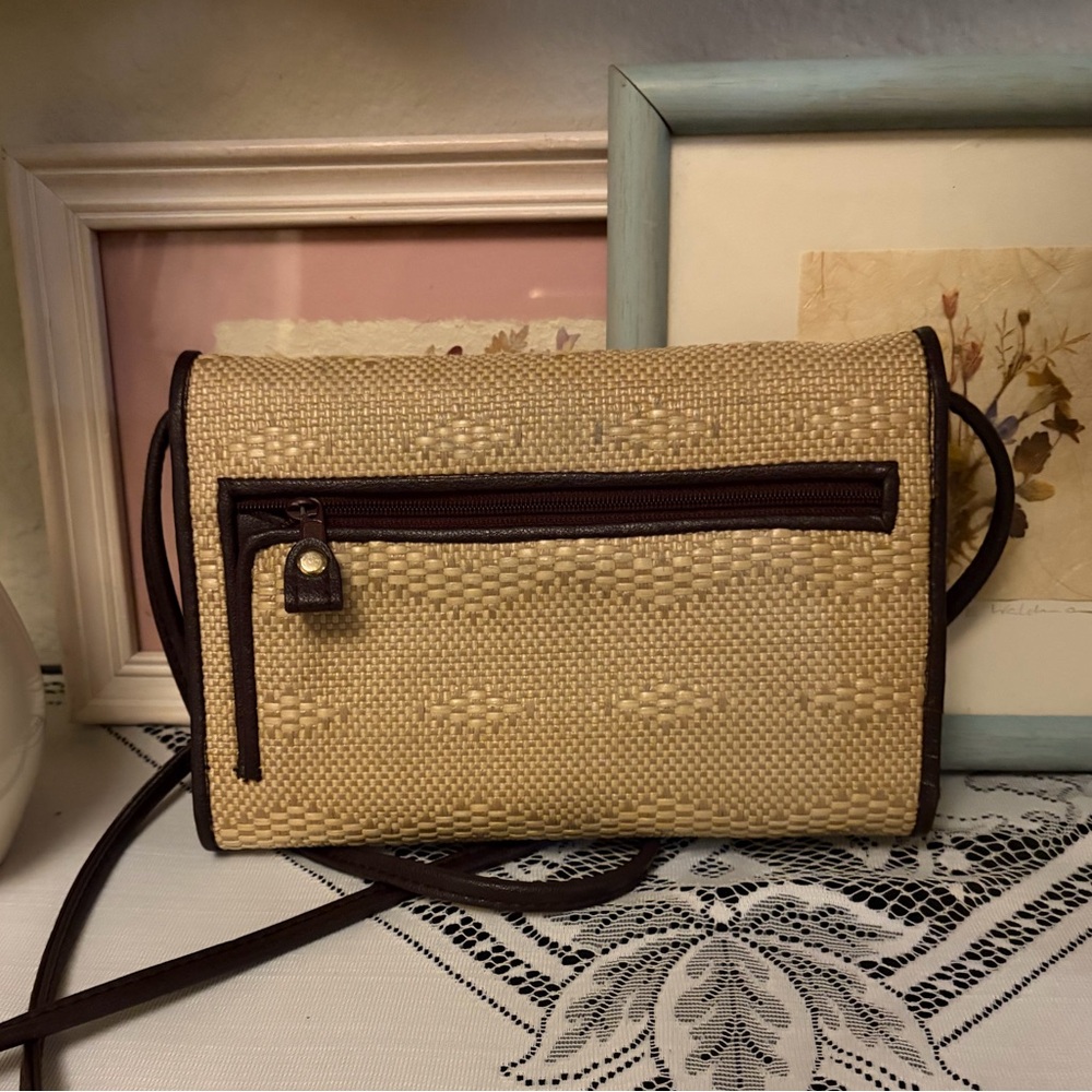 Vintage 1990s Etienne Aigner Raffia & Leather Crossbody Wallet/Clutch - Picture 3 of 11